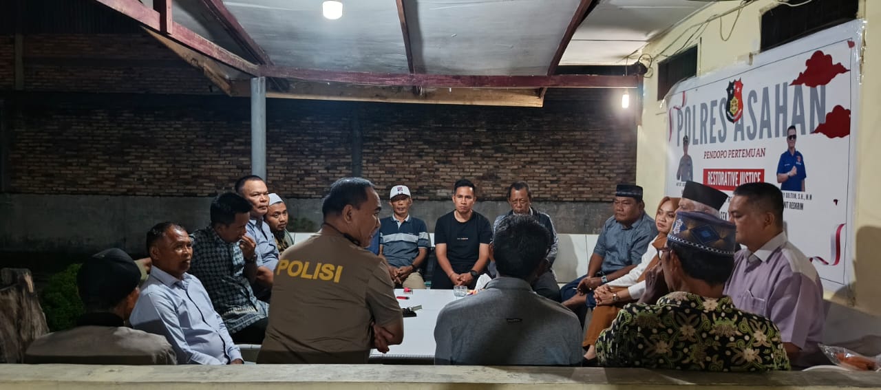 KAPOLSEK AIR JOMAN FASILITASI AUDIENSI LANJUTAN ALIANSI MASYARAKAT ASAHAN KITA BERJUANG (AMAKJANG) BERSAMA DPRD ASAHAN DAPIL II