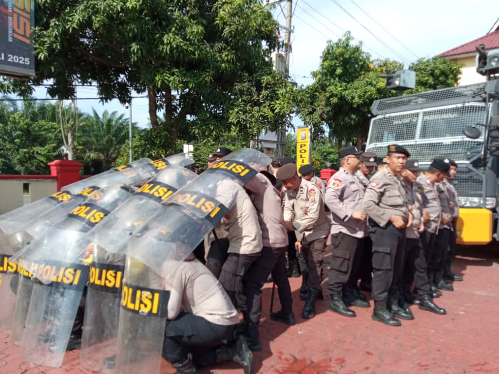 Polres Asahan Gelar Latihan Dalmas dan Negosiator Jelang Aksi Unjuk Rasa Menyambut Satu Tahun Kepemimpinan Presiden Prabowo Subianto